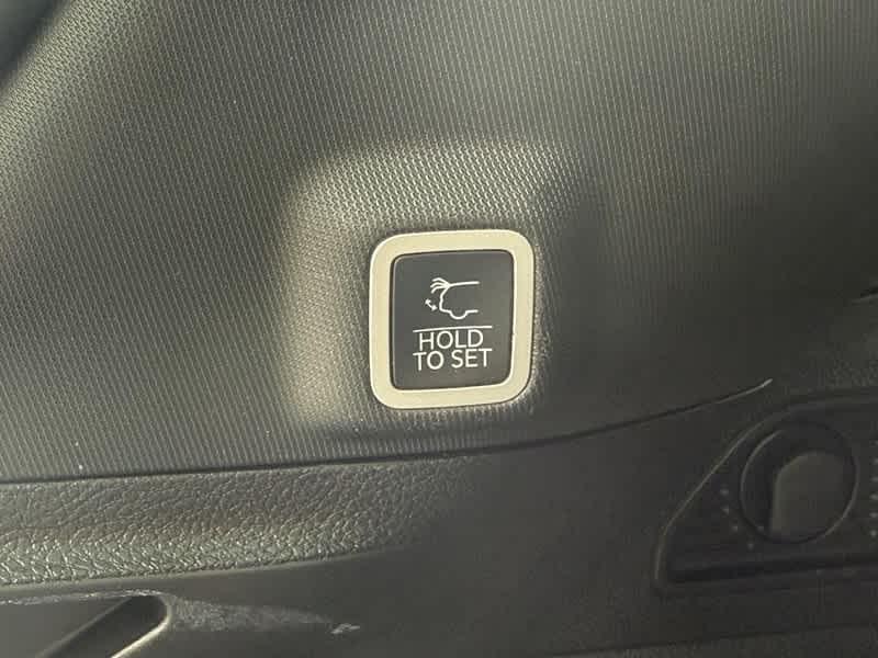 used 2023 Jeep Grand Cherokee car, priced at $30,485