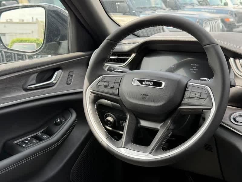 new 2025 Jeep Grand Cherokee car, priced at $49,507