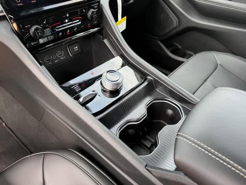 new 2025 Jeep Grand Cherokee car, priced at $49,507