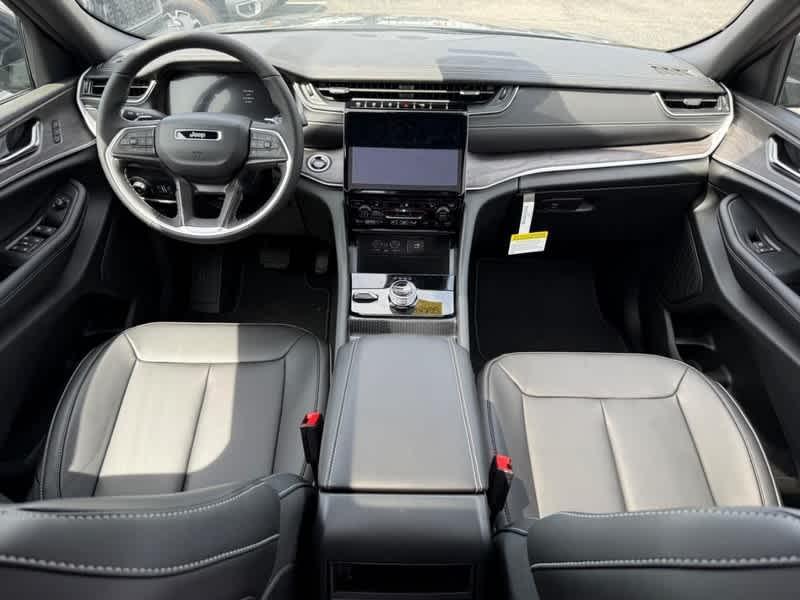 new 2025 Jeep Grand Cherokee car, priced at $49,507