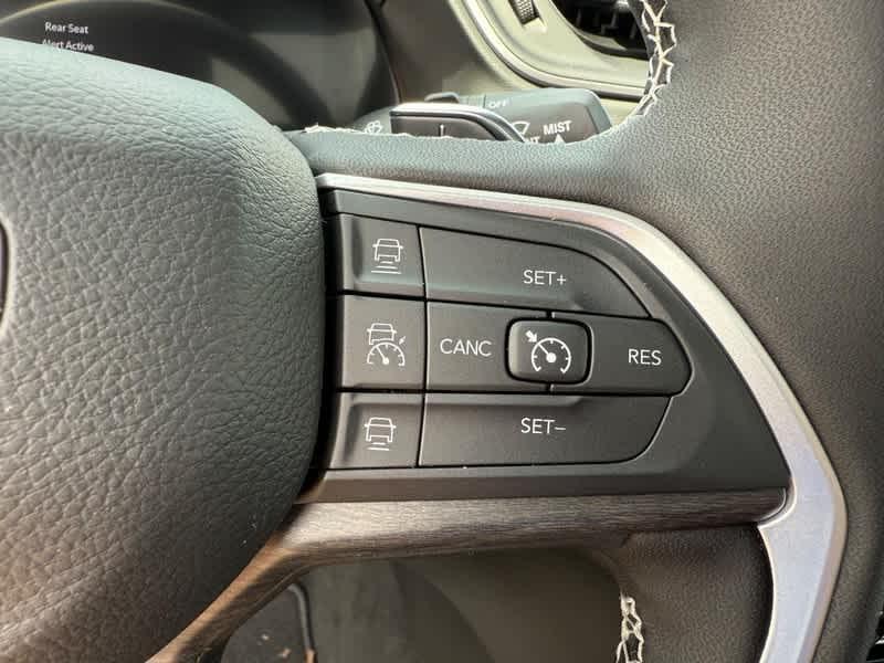 new 2025 Jeep Grand Cherokee car, priced at $49,507