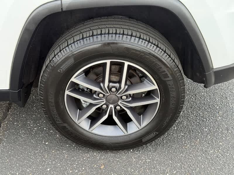 used 2021 Jeep Grand Cherokee car, priced at $27,988