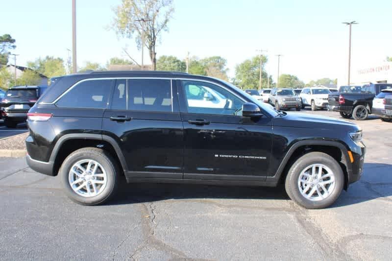 new 2025 Jeep Grand Cherokee car, priced at $39,221