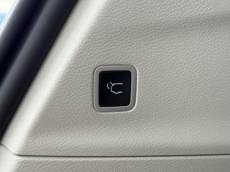 used 2022 Chrysler Pacifica car, priced at $30,485