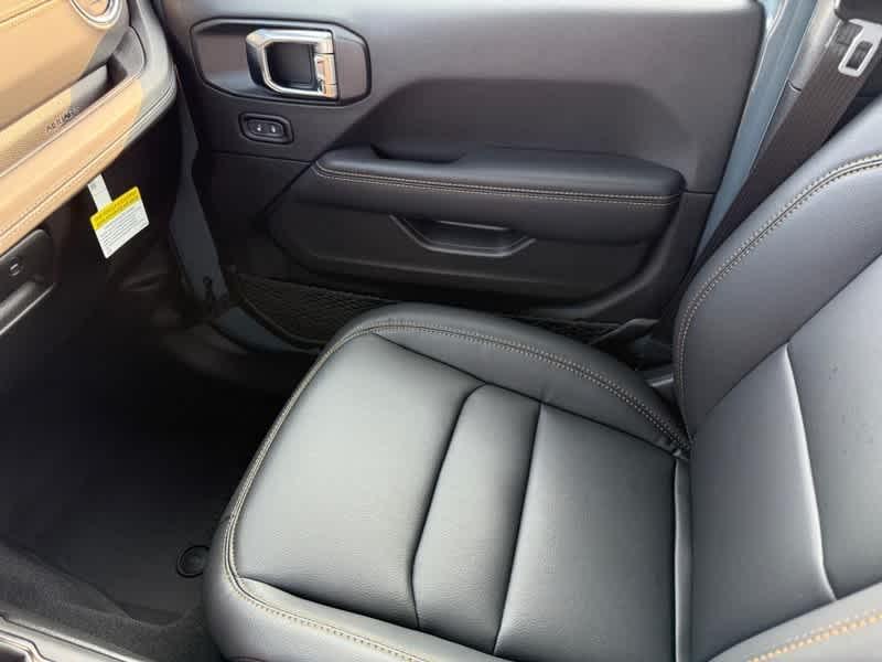 new 2025 Jeep Gladiator car, priced at $48,137