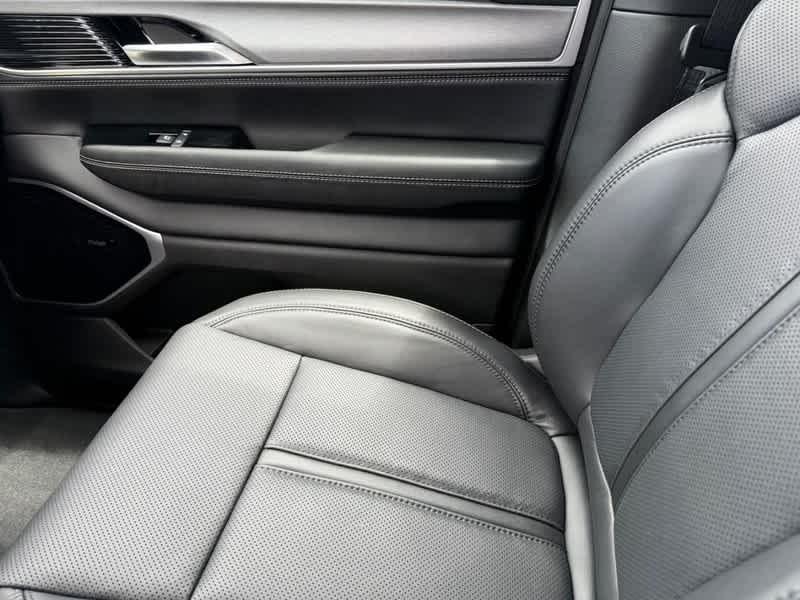 new 2025 Jeep Wagoneer L car, priced at $75,497