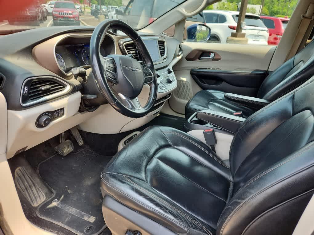 used 2017 Chrysler Pacifica car, priced at $10,988