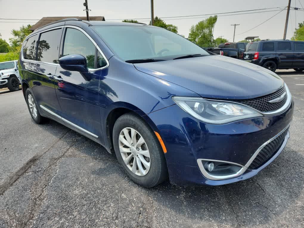 used 2017 Chrysler Pacifica car, priced at $10,988