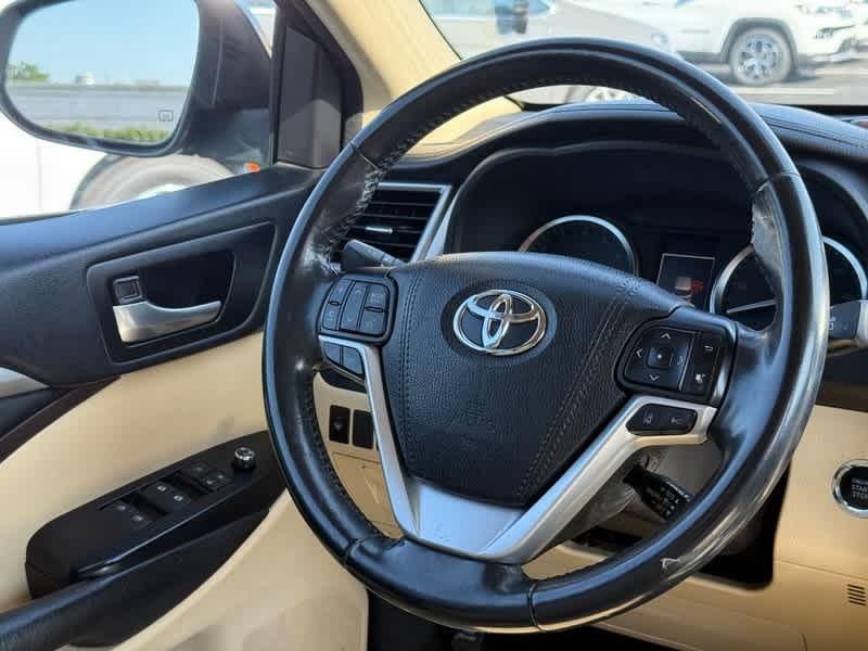 used 2018 Toyota Highlander car, priced at $22,988