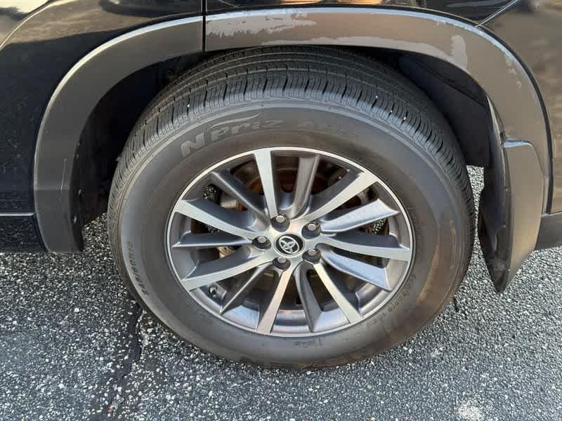 used 2018 Toyota Highlander car, priced at $22,988