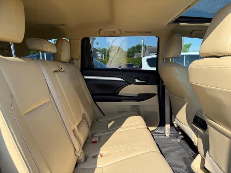 used 2018 Toyota Highlander car, priced at $22,988