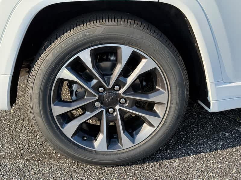new 2025 Jeep Grand Cherokee car, priced at $57,251