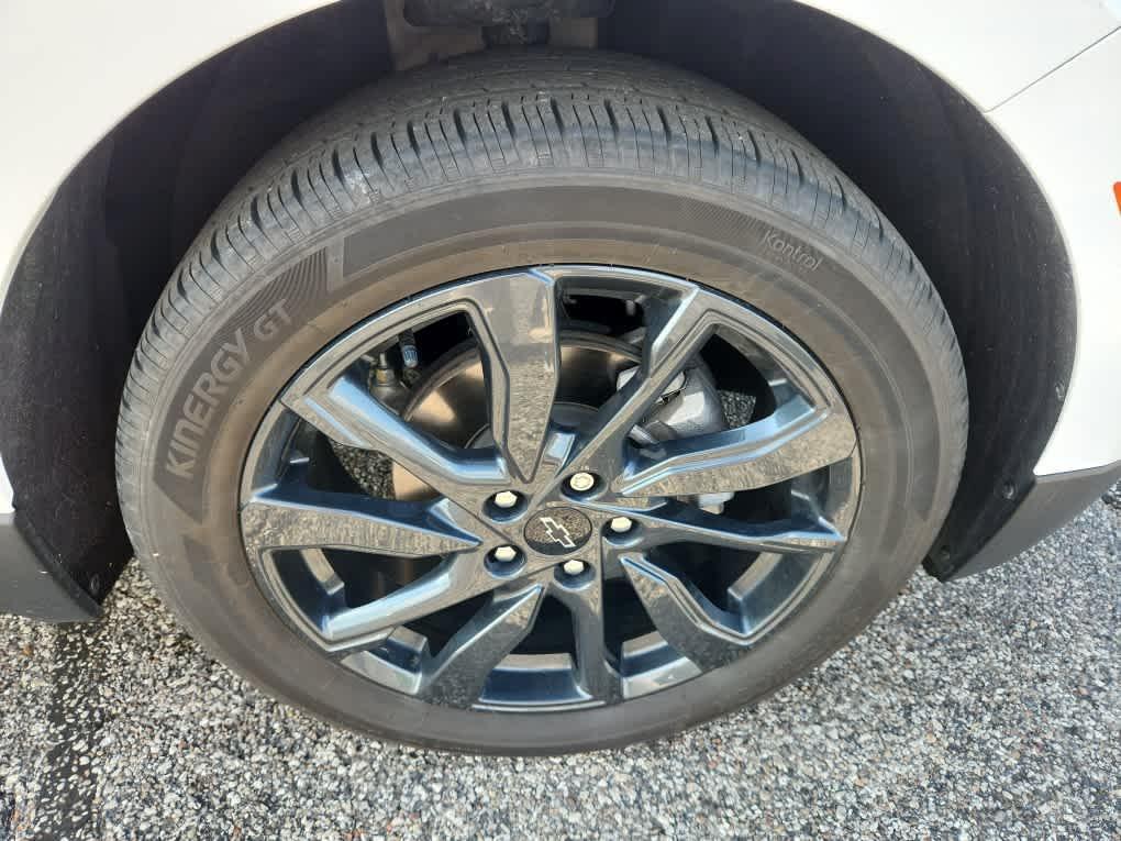 used 2022 Chevrolet Equinox car, priced at $23,988