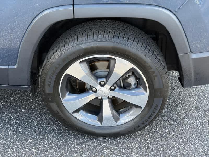 used 2020 Jeep Cherokee car, priced at $20,988