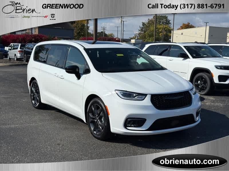 new 2026 Chrysler Pacifica car, priced at $46,166