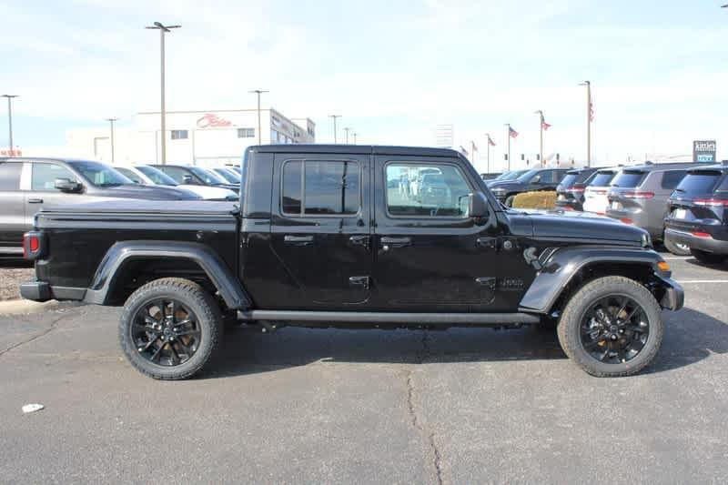 new 2025 Jeep Gladiator car, priced at $43,925