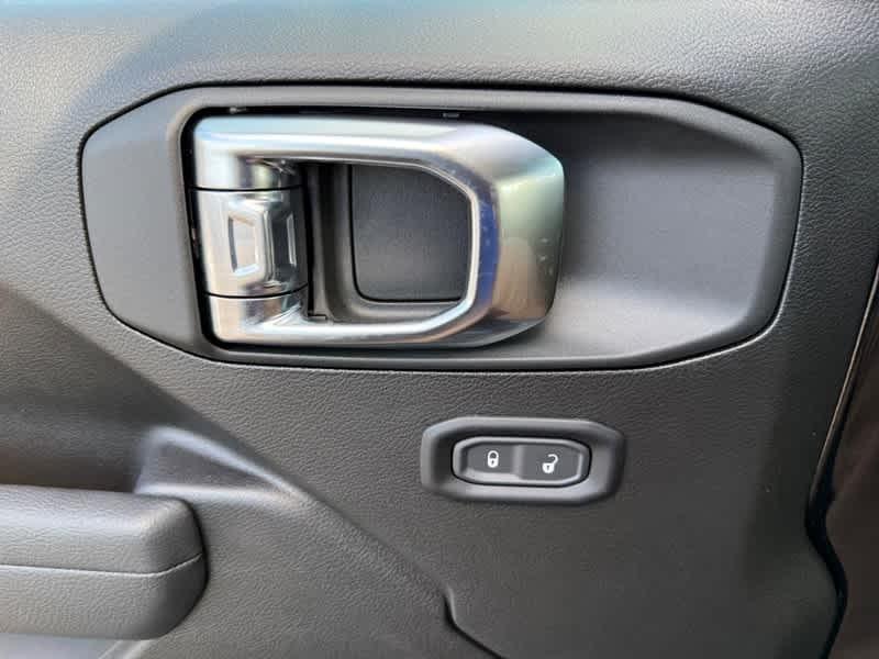 new 2025 Jeep Wrangler car, priced at $37,203