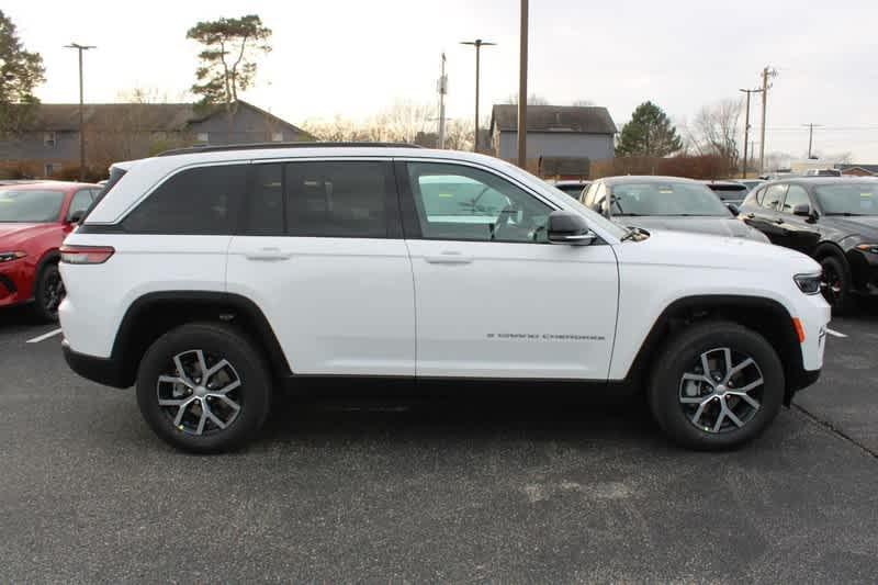 new 2025 Jeep Grand Cherokee car, priced at $41,200