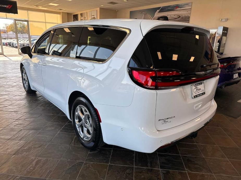 new 2024 Chrysler Pacifica car, priced at $47,860