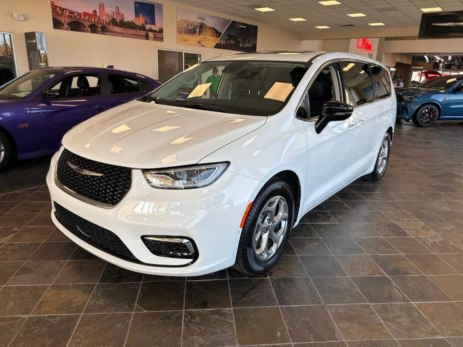 new 2024 Chrysler Pacifica car, priced at $47,860