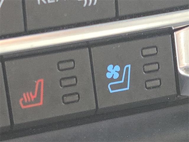 used 2022 Ford Expedition car, priced at $48,173