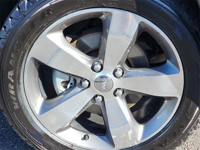 used 2015 Jeep Grand Cherokee car, priced at $13,848