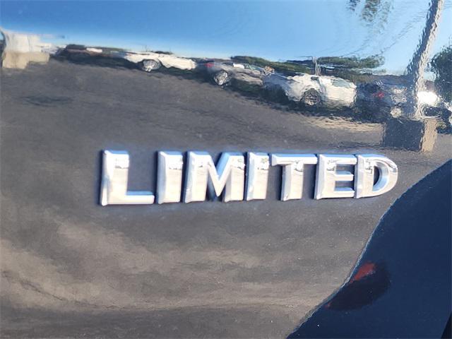 used 2015 Jeep Grand Cherokee car, priced at $13,848