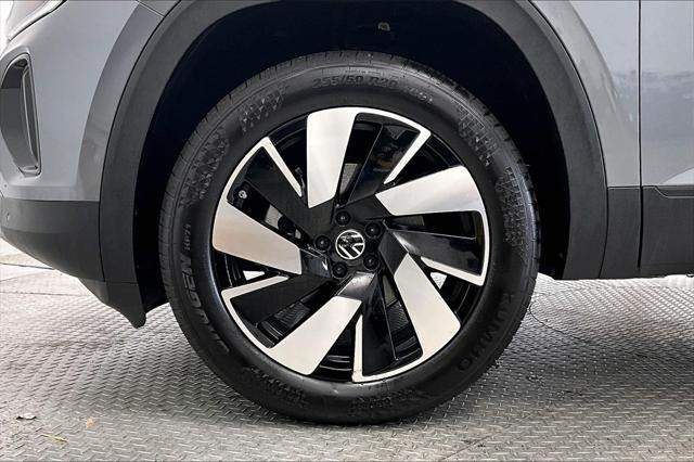 used 2025 Volkswagen Atlas Cross Sport car, priced at $37,701