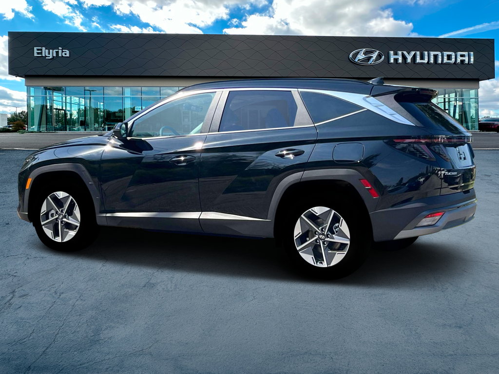 new 2025 Hyundai TUCSON Hybrid car, priced at $37,628