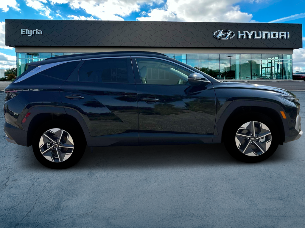 new 2025 Hyundai TUCSON Hybrid car, priced at $37,628