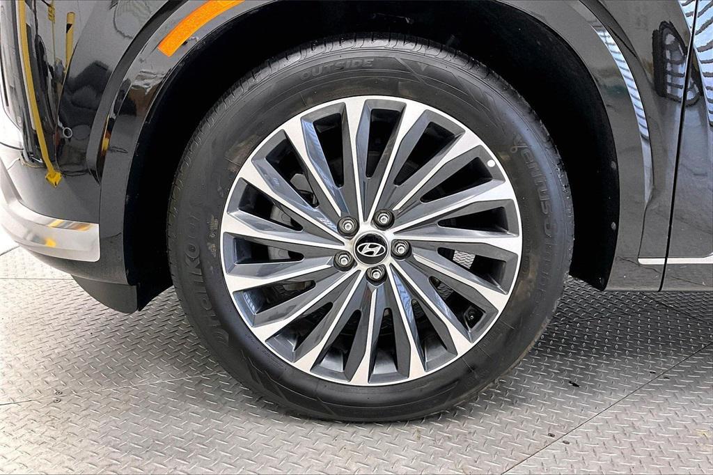 used 2023 Hyundai Palisade car, priced at $38,200