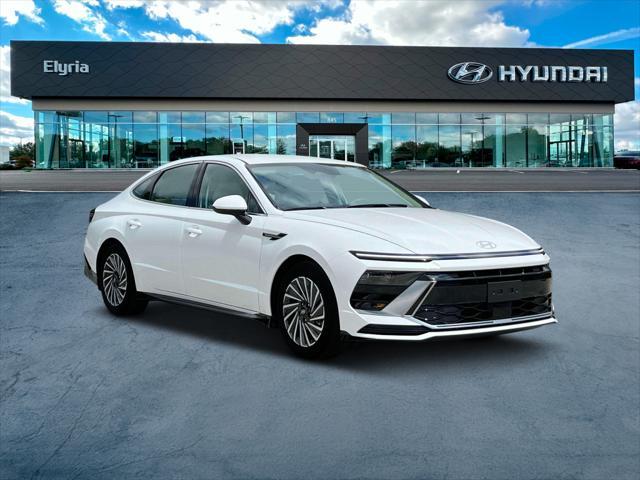 new 2025 Hyundai Sonata Hybrid car, priced at $31,710