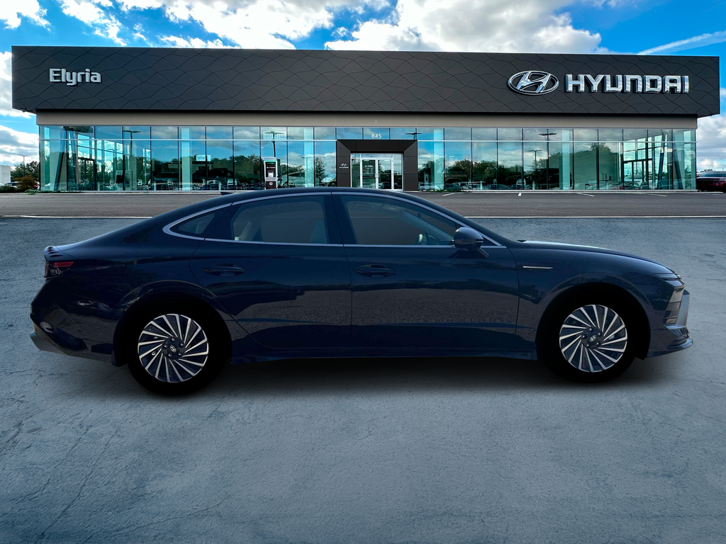 new 2025 Hyundai Sonata Hybrid car, priced at $32,690