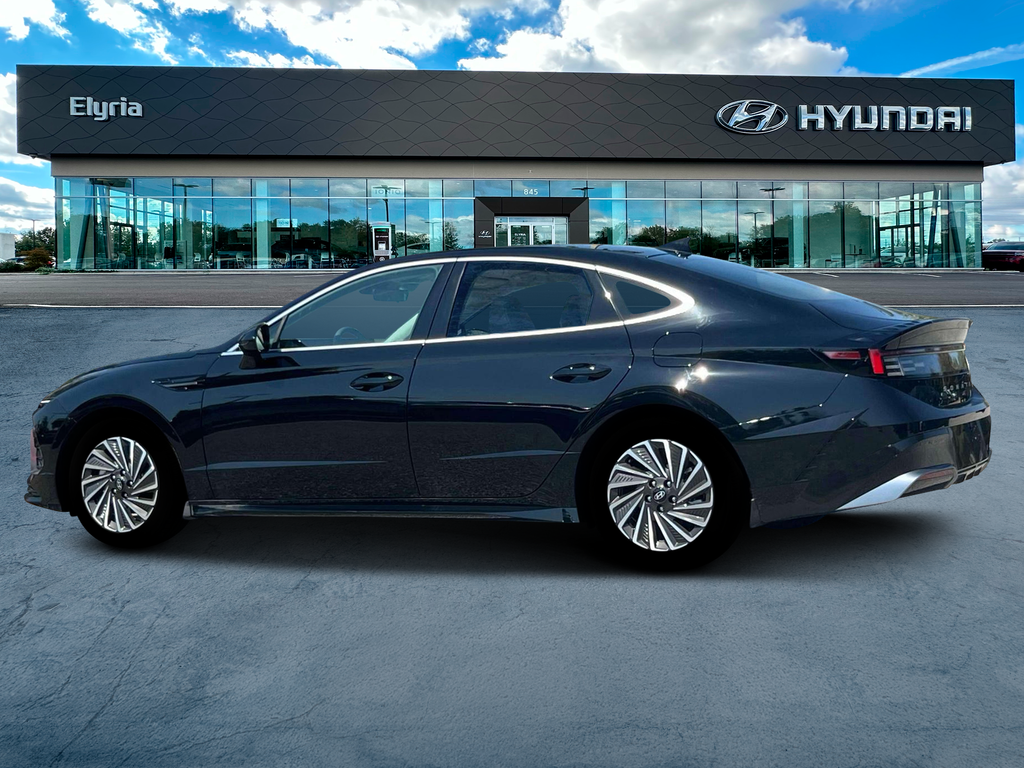 new 2025 Hyundai Sonata Hybrid car, priced at $32,690