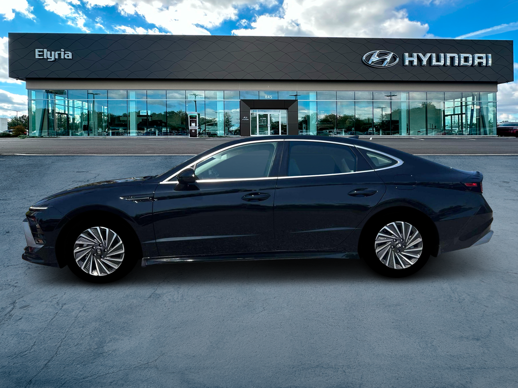 new 2025 Hyundai Sonata Hybrid car, priced at $32,690