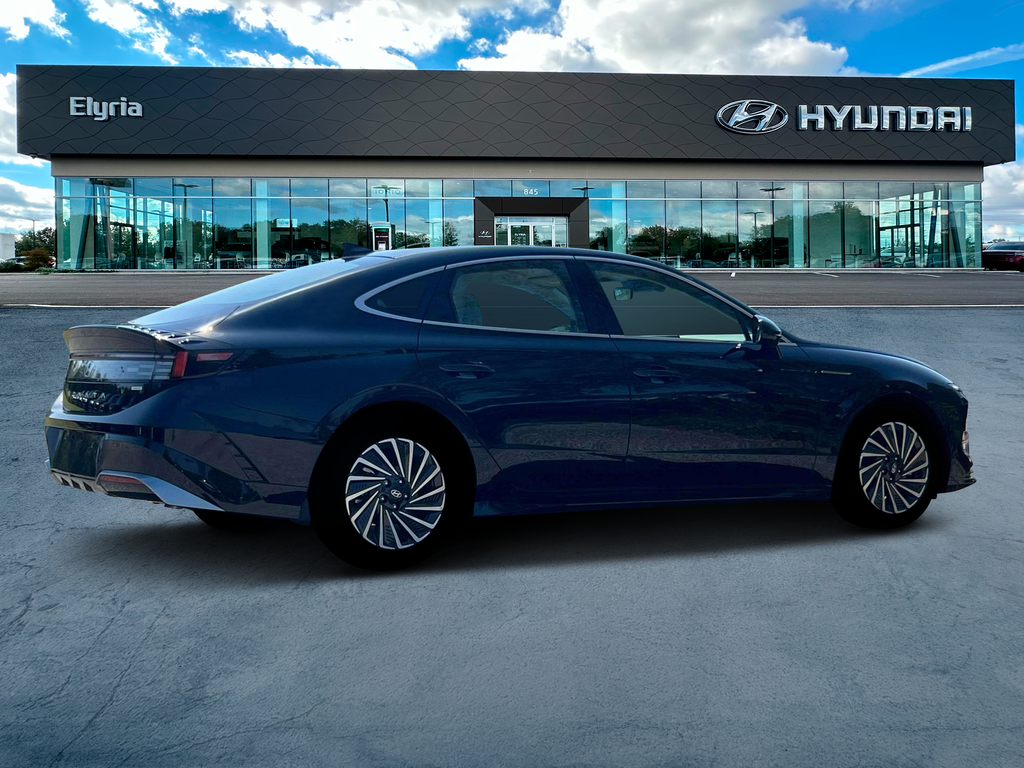 new 2025 Hyundai Sonata Hybrid car, priced at $32,690