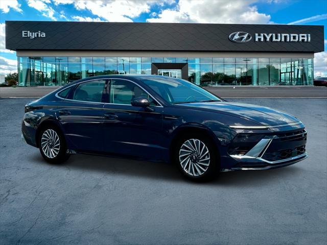 new 2025 Hyundai Sonata Hybrid car, priced at $31,253