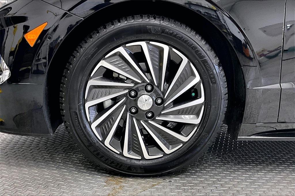 used 2023 Hyundai Sonata Hybrid car, priced at $22,632