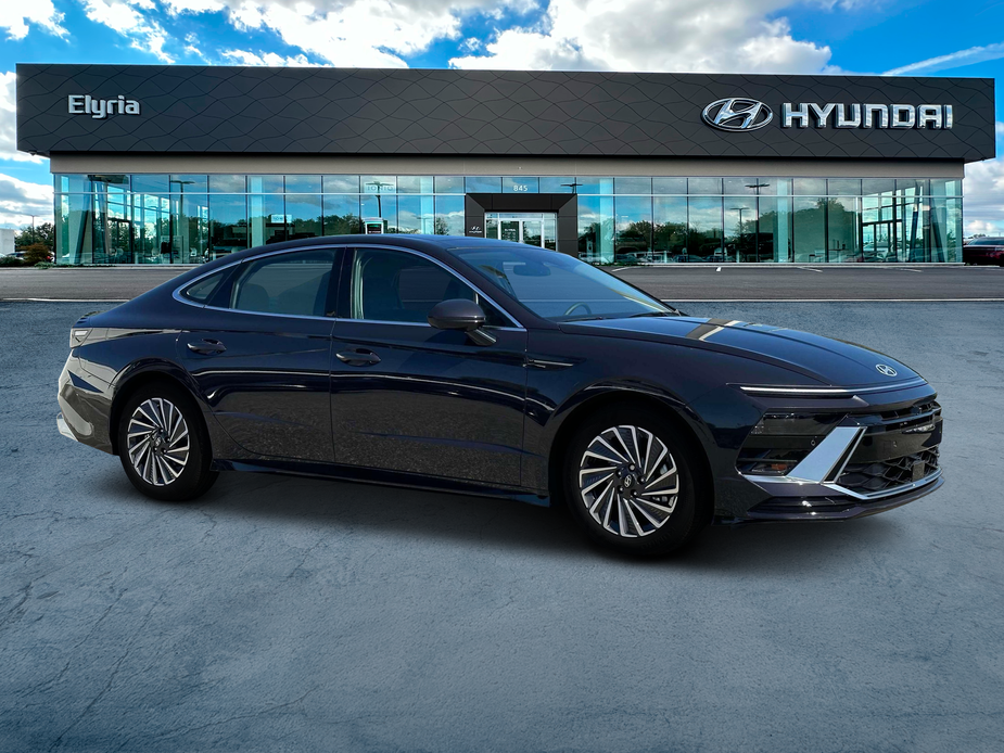 new 2025 Hyundai Sonata Hybrid car, priced at $39,140