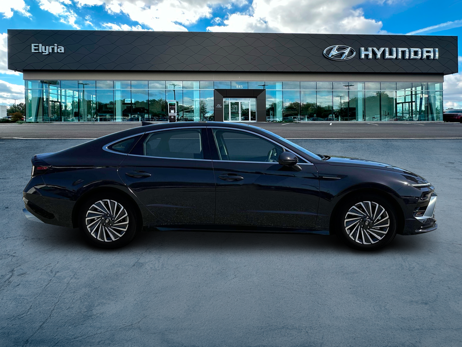 new 2025 Hyundai Sonata Hybrid car, priced at $39,140