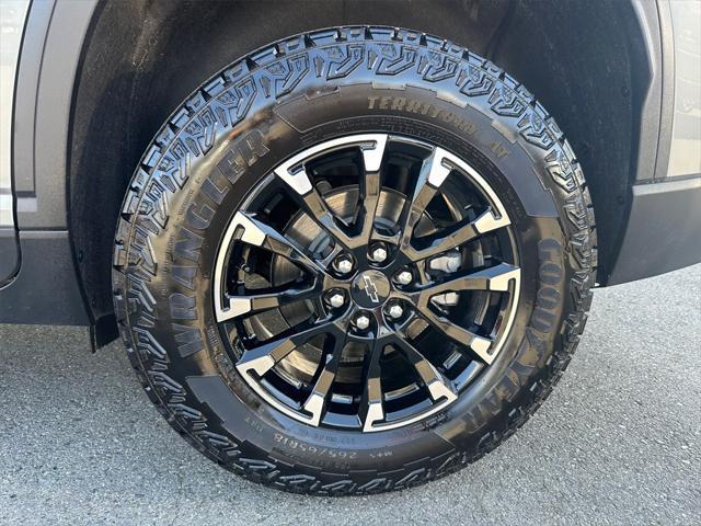 used 2024 Chevrolet Traverse car, priced at $42,990
