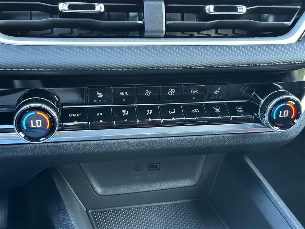 new 2026 Chevrolet Equinox car, priced at $29,920