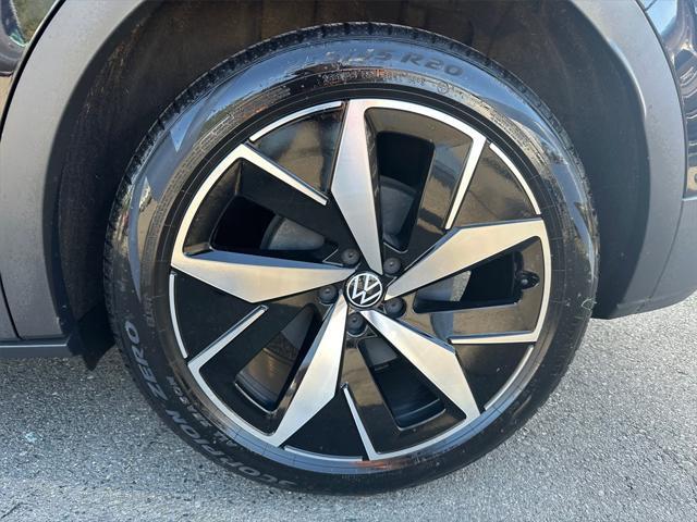 used 2023 Volkswagen ID.4 car