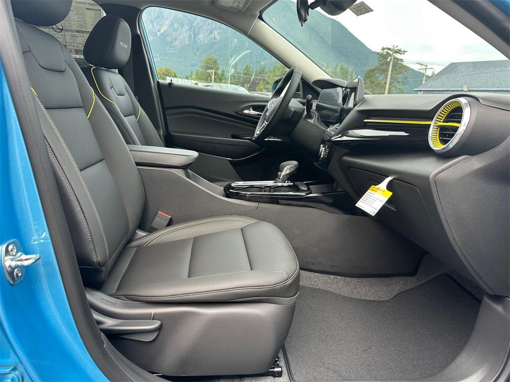 new 2025 Chevrolet Trax car, priced at $24,510