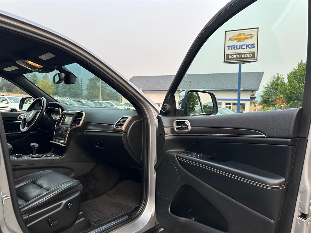 used 2015 Jeep Grand Cherokee car, priced at $9,500