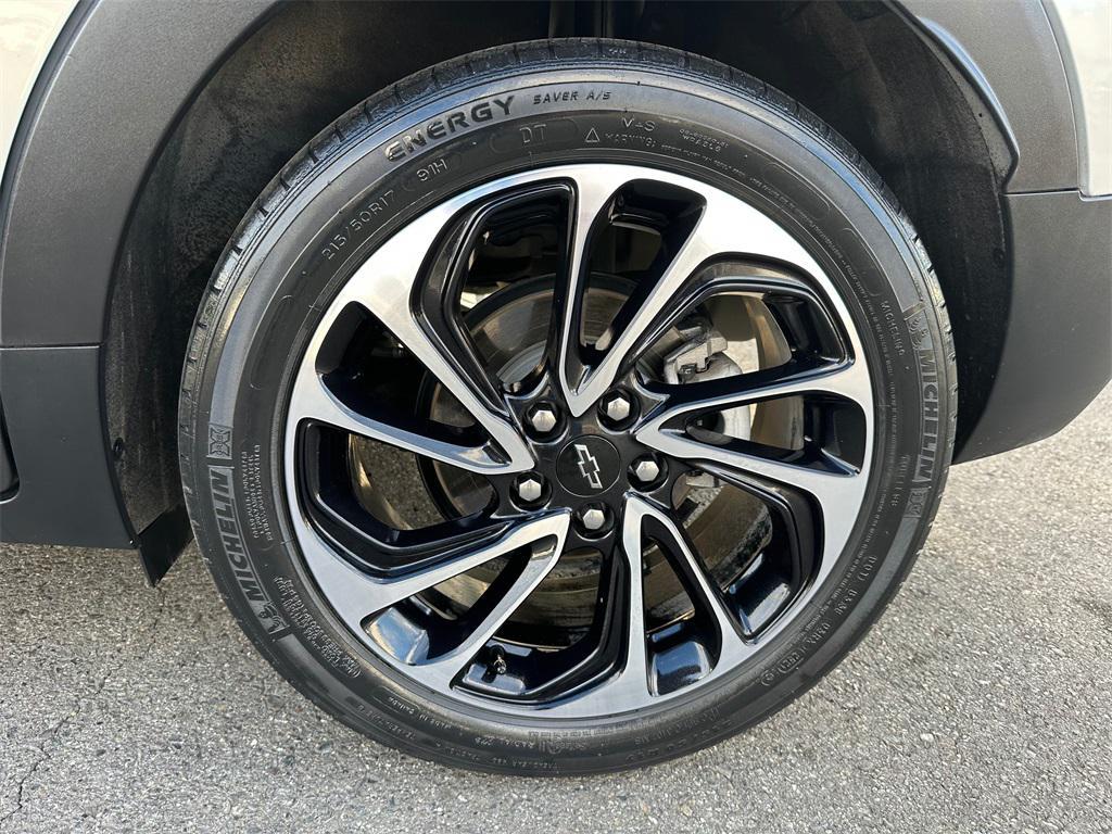 used 2022 Chevrolet Bolt EUV car, priced at $18,500