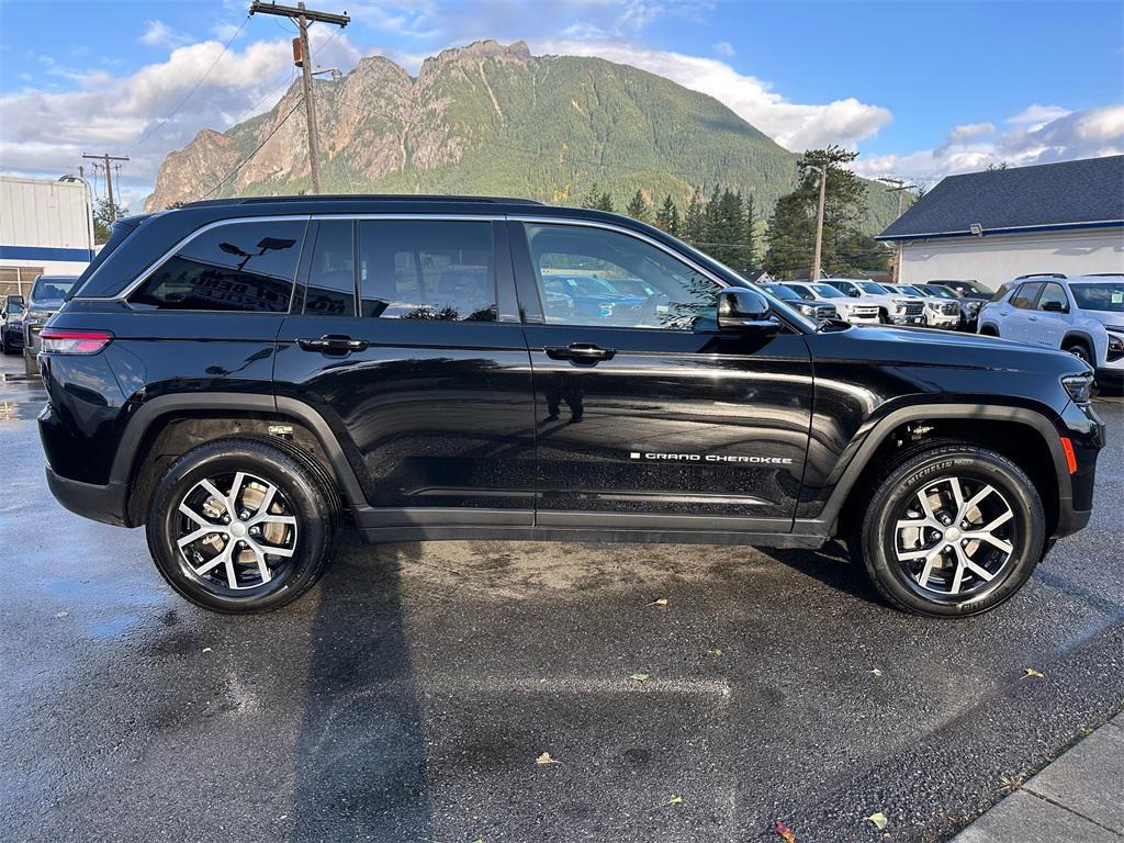 used 2024 Jeep Grand Cherokee car, priced at $34,990