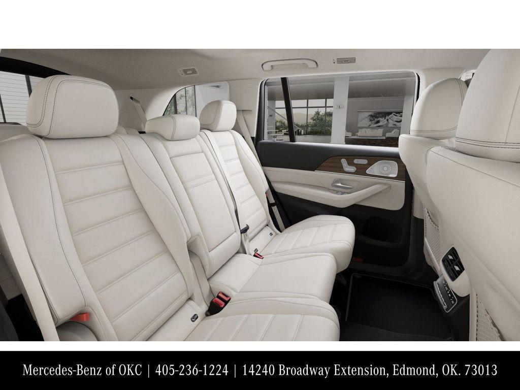 new 2025 Mercedes-Benz GLS 450 car