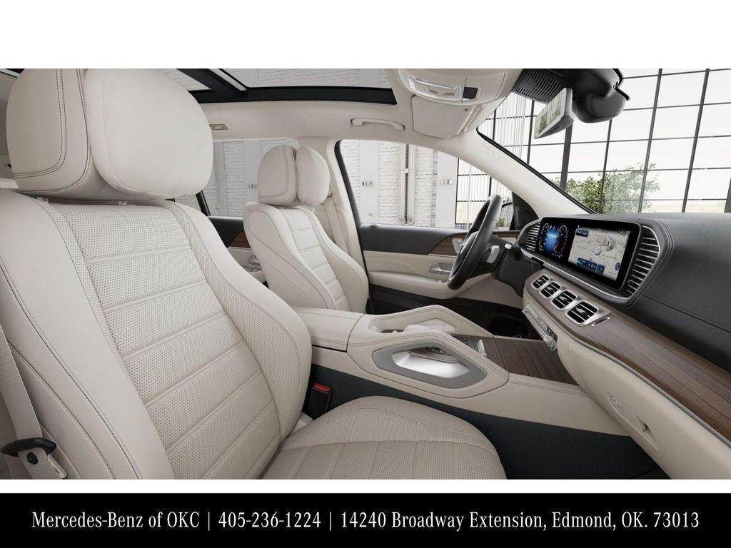 new 2025 Mercedes-Benz GLS 450 car