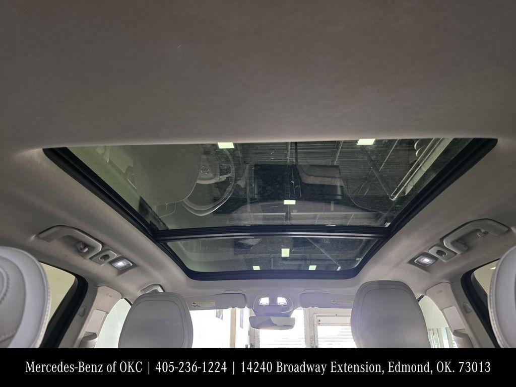 used 2022 Volvo XC60 car, priced at $35,700